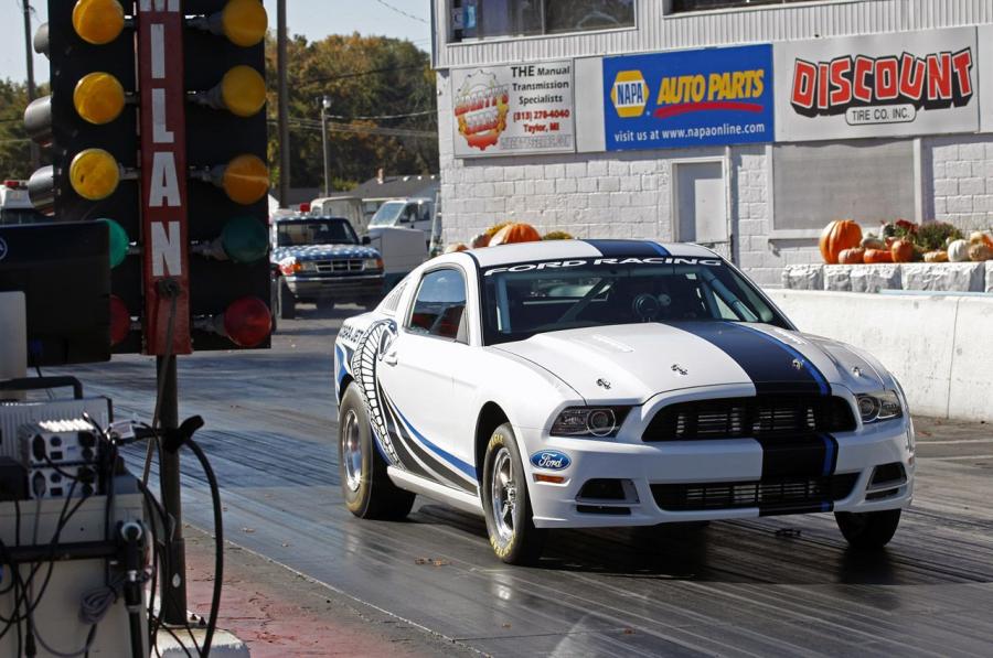  Ford Mustang Cobra Jet 2010 года  (фото 43 из 84)